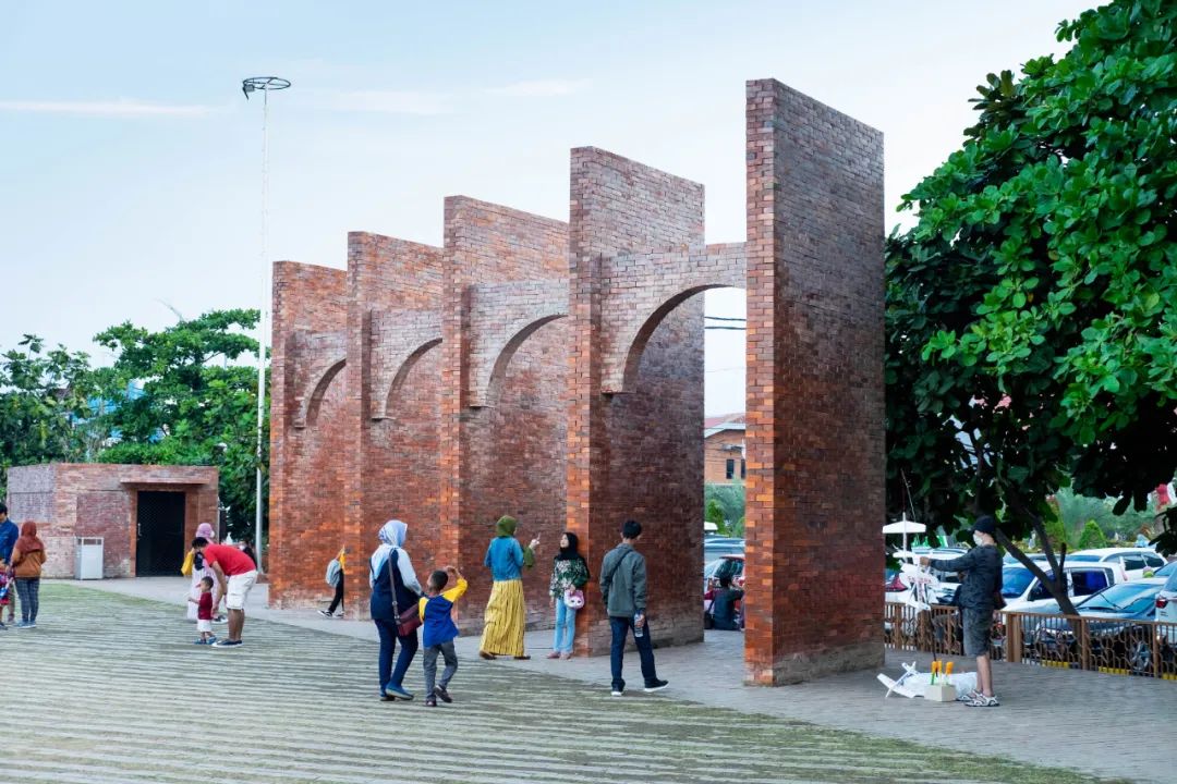 印尼正義區城市廣場Alun-alun Kejaksan／SHAU Indonesia