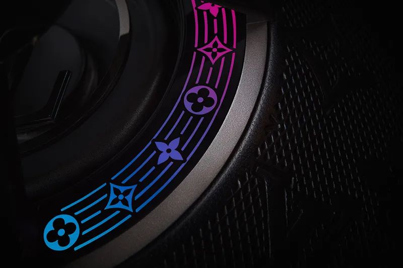 Louis Vuitton 推出 Horizon Light Up 無線喇叭