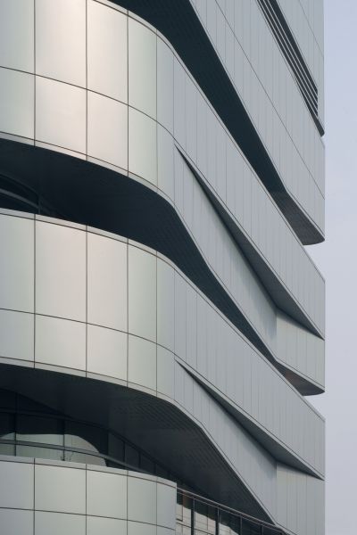 建築細部變化，捷安特研發中心及旗艦店／黃明威建築師事務所