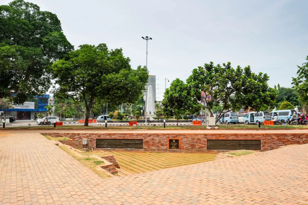 印尼正義區城市廣場Alun-alun Kejaksan／SHAU Indonesia