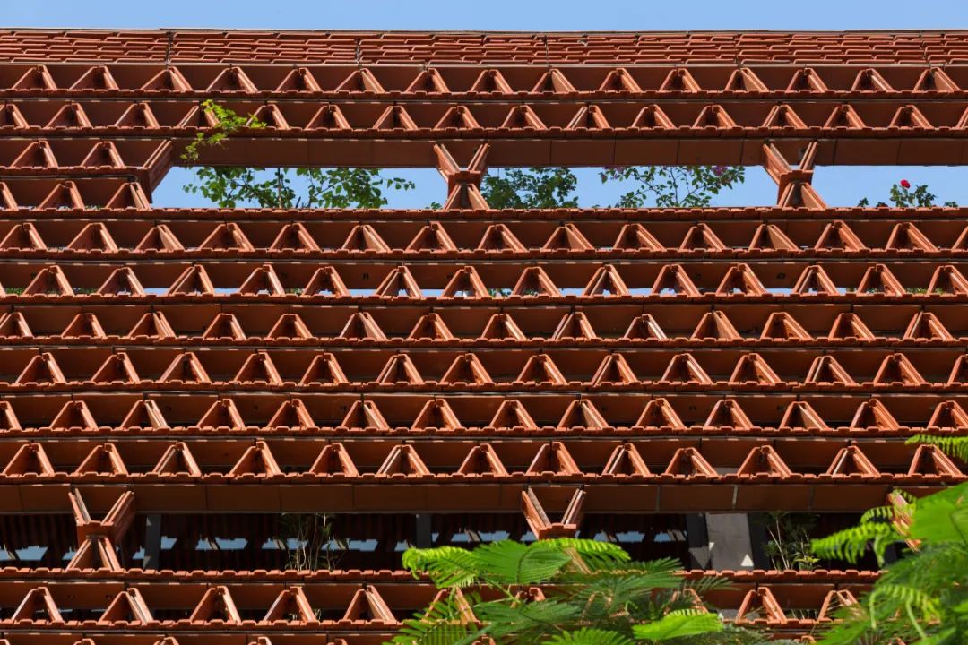 河內Ngói磚殼社區中心／H&P Architects
