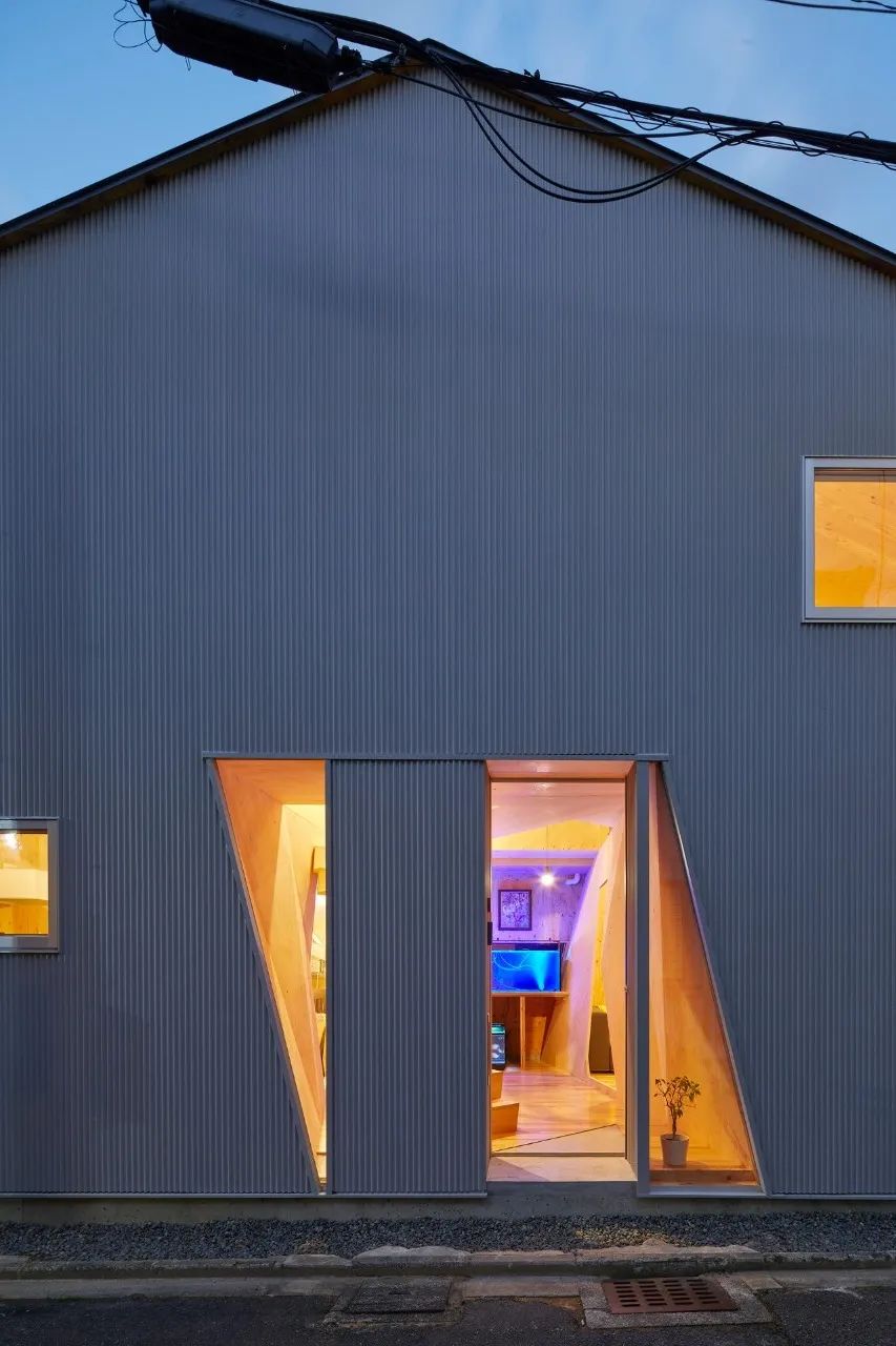 京都24mm夾板住宅／lphaville Architects