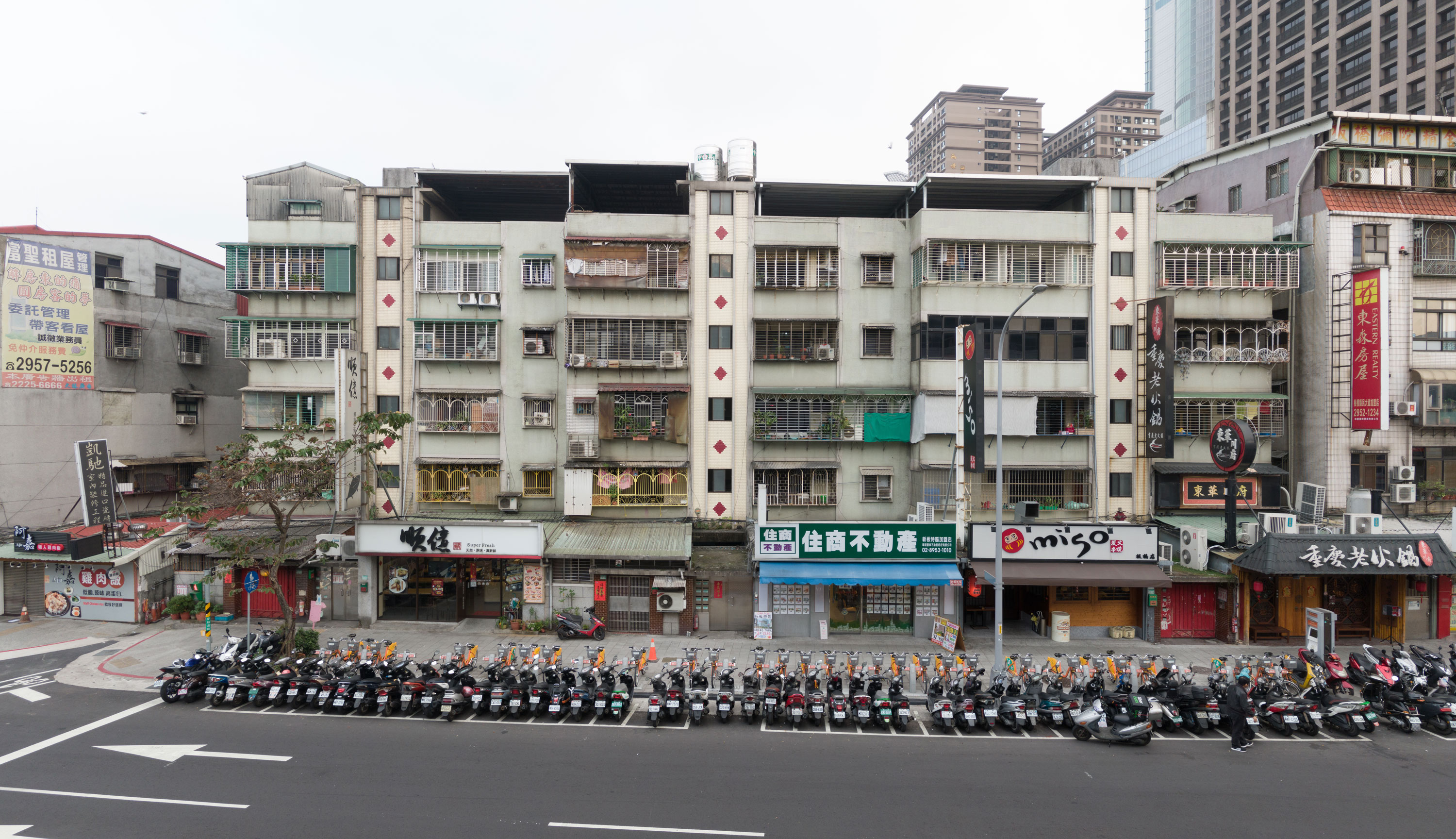 立面改造前／新北市「主幹道沿線環境優化」都更，漢生東路周邊建築物環境改善