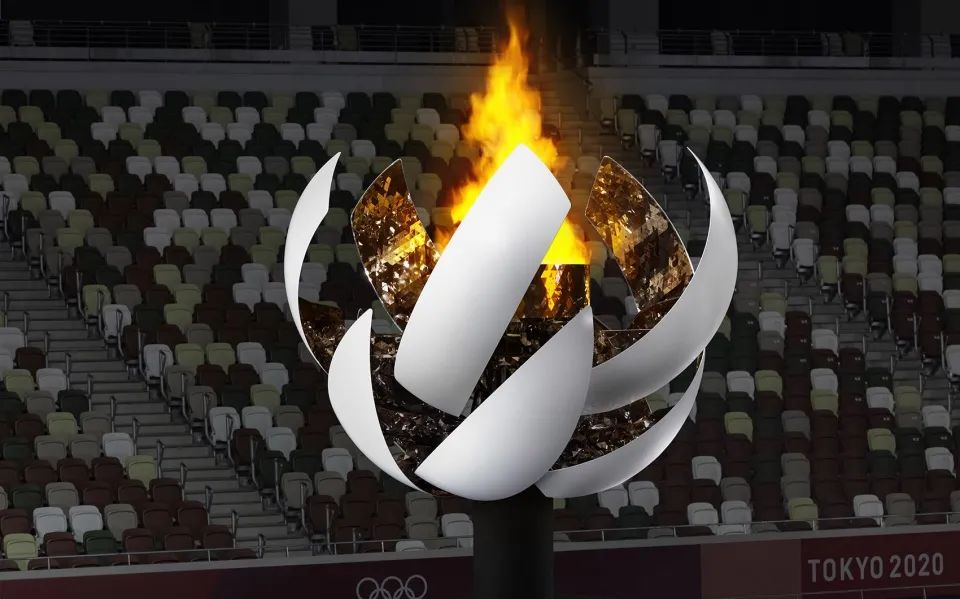 球形的聖火台重2.7噸，改造後直徑約3.5公尺©Takumi Ota 2020東京奧運會聖火台Tokyo 2020 Olympic Cauldron／nendo