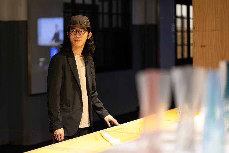 展覽從生活本質出發,邀請旅日設計師林唯哲帶領選選研設計團隊,與主辦「Good Design Award」的日本設計振興會合作,策劃了《LONG LIFE DESIGN展-貫穿⽣活的原點與設計》主題特展
