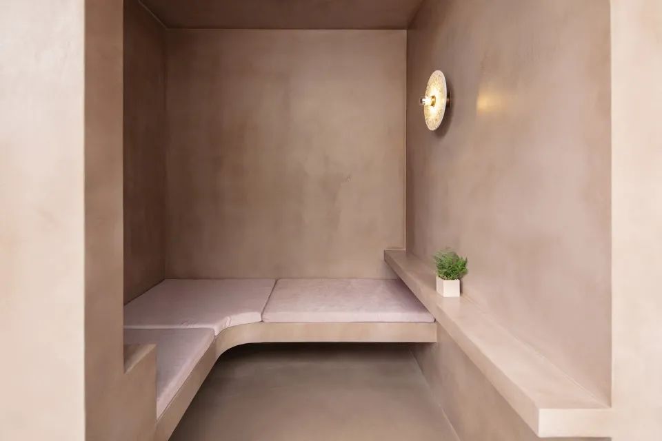 吧台旁座位 阿那亞1402咖啡店室內設計 Cafe Coffe Shop interior design╱青山周平、藤井洋子、李嘉習 / B.L.U.E.建築設計事務所