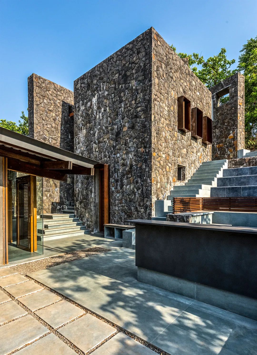 印度三溪之屋House of Three Streams／Malik Architecture