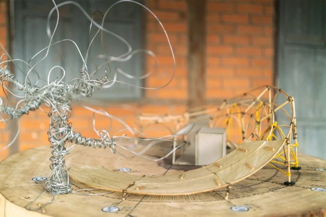 以1:50比例模型作為設計及施工說明 緬甸仰光竹構造兒童遊樂場Bamboo Playground/Blue Temple