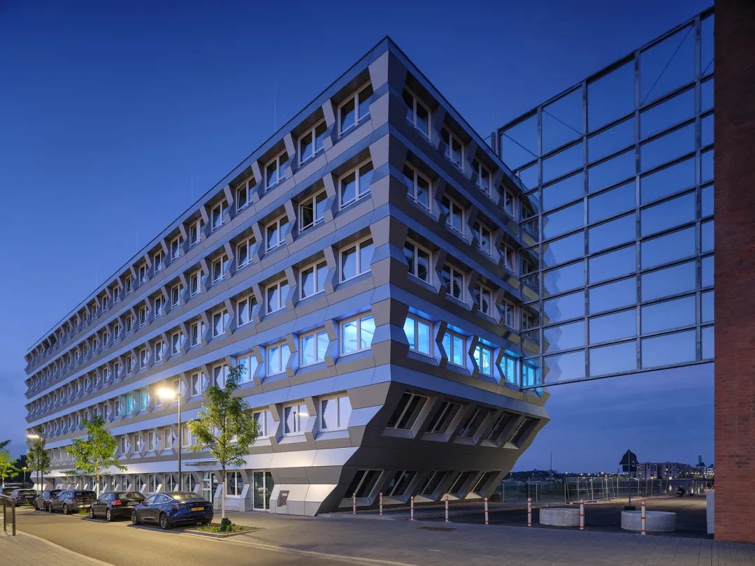 德國ZigZag辦公大樓／MVRDV+morePlatz