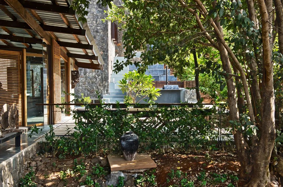 印度三溪之屋House of Three Streams／Malik Architecture