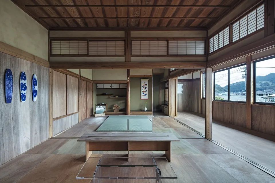 二樓，藝術家的居住空間 波佐見燒Maruhiro辦公室室內設計／DDAA LAB
