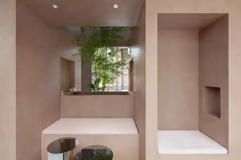 從座位望向手沖吧檯 阿那亞1402咖啡店室內設計 Cafe Coffe Shop interior design╱青山周平、藤井洋子、李嘉習 / B.L.U.E.建築設計事務所