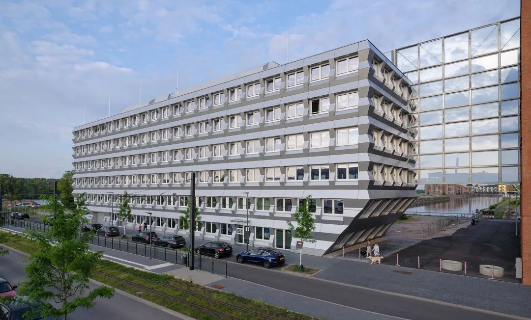 德國ZigZag辦公大樓／MVRDV+morePlatz