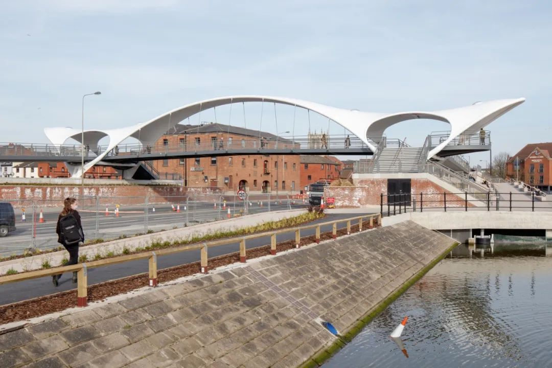 默多克人行步橋Murdoch’s Connection Bridge／Arup＋Matter Architecture