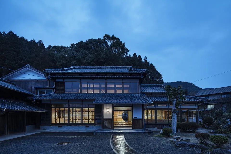 辦公室位於日本舊木造建築內 波佐見燒Maruhiro辦公室室內設計/DDAA LAB