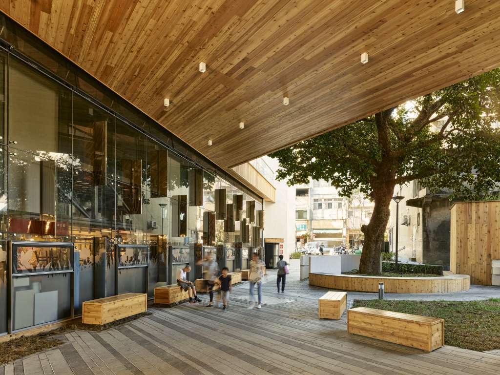 由盧俊廷建築師事務所操刀設計新北市林口市場，提供民眾及攤商一個安全又舒適的購物環境