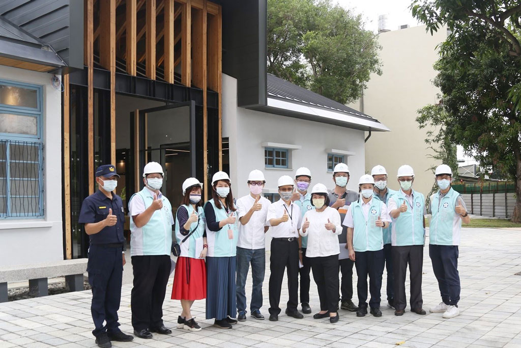 黃敏惠市長8月31日下午率團隊前往友忠路294號,實地視察「嘉義市重現木都再造歷史現場計畫-遊民收容所修繕及景觀工程」