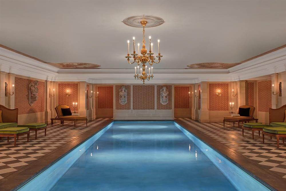 03f761f4-1e62-4b0e-9a15-057bd518dec1_Spa---Piscine-intérieure-desktop