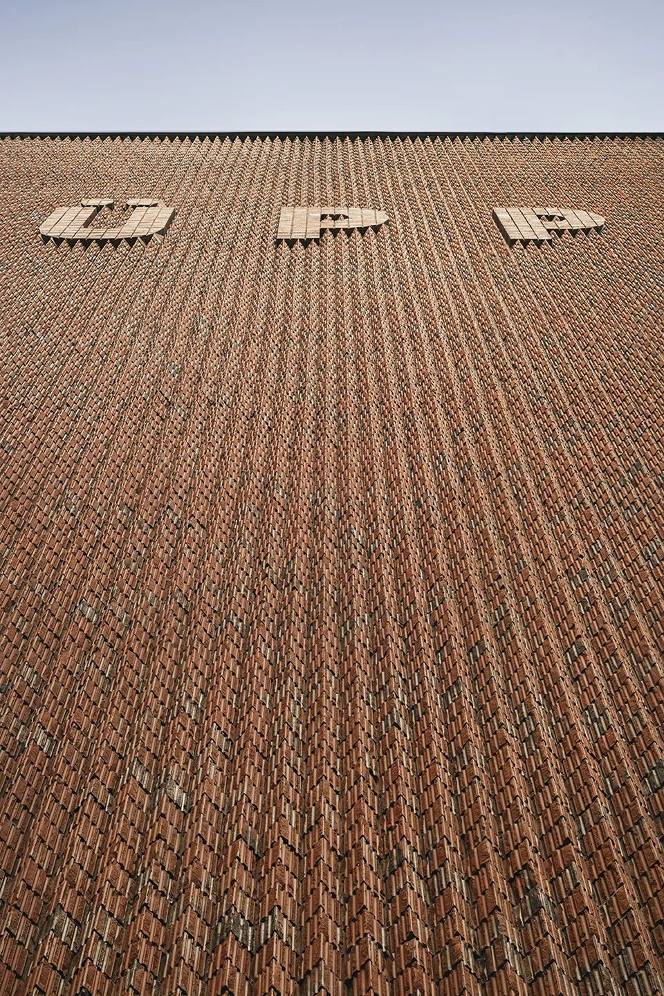博物館立面細部©Simon Menges 德國Küppersmühle博物館增建/Herzog & de Meuron