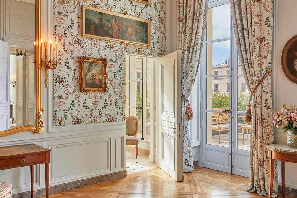 ddf6f9e4-142c-4d7b-85fc-9e5a16d504a1_Madame-de-Fouquet---terrasse-desktop