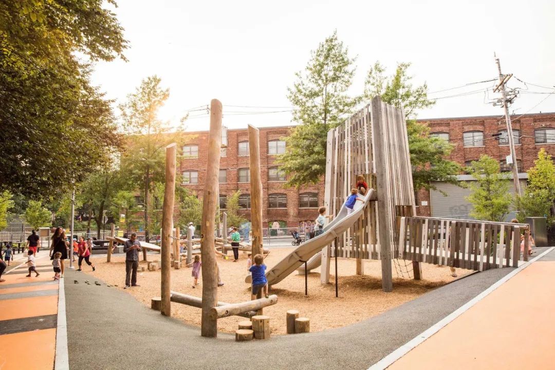 兒童遊樂場Hoyt-Sullivan Park Playground/Earthscape+Klopfer Martin Design Group