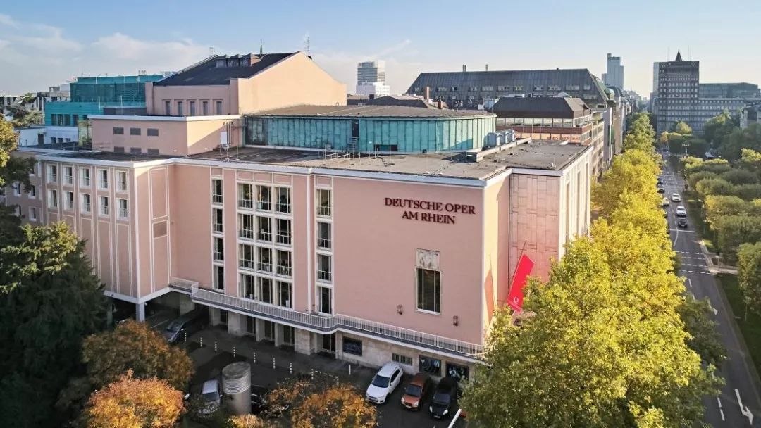 重建前的既有建築 德國杜塞爾多夫歌劇院Duett Düsseldorf /Snøhetta