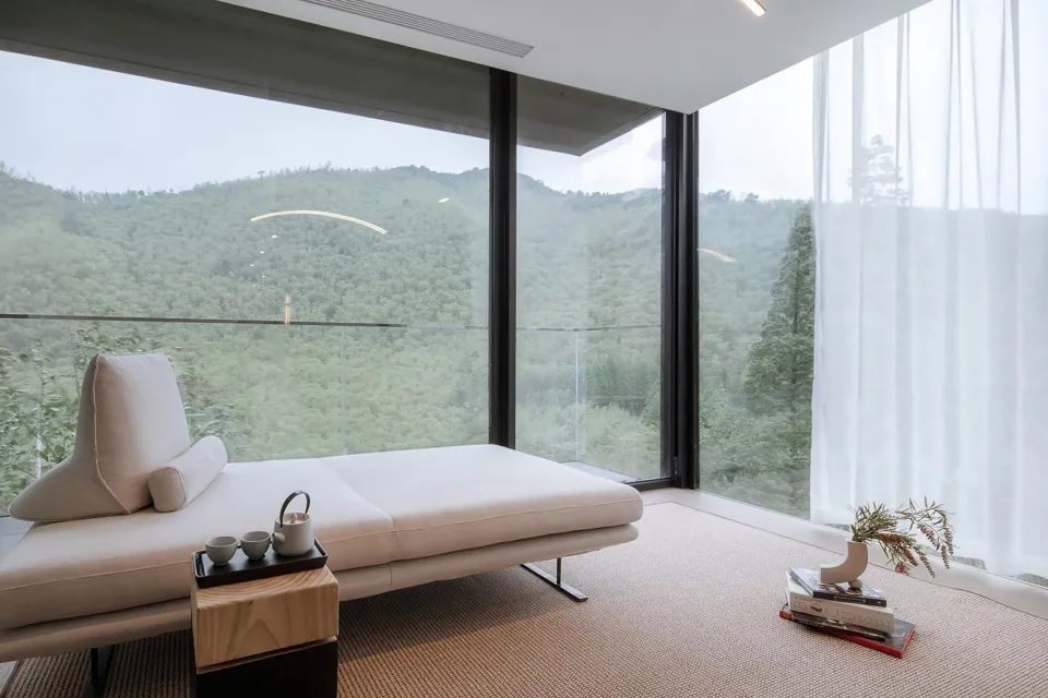 客房內部空間 bedroom suite 莫干山淺境·林棲谷隱度假酒店 Cube Hotel/素建築設計事務所 SUA