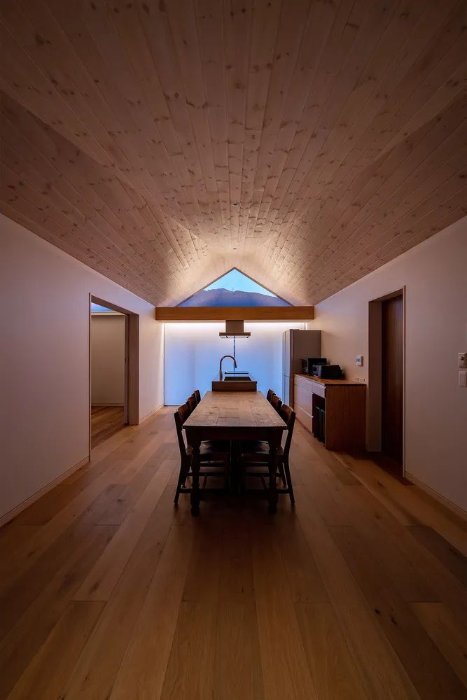 日本木造建築私人住宅，木構造六光天井の家／安藤祐介建築空間研究所