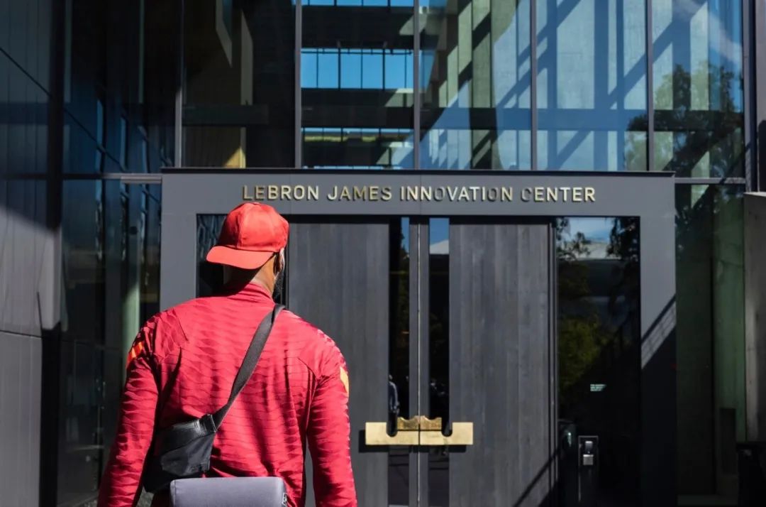 NIKE全球總部勒布朗·詹姆士創新中心LeBron James Innovation Center／Olson Kundig