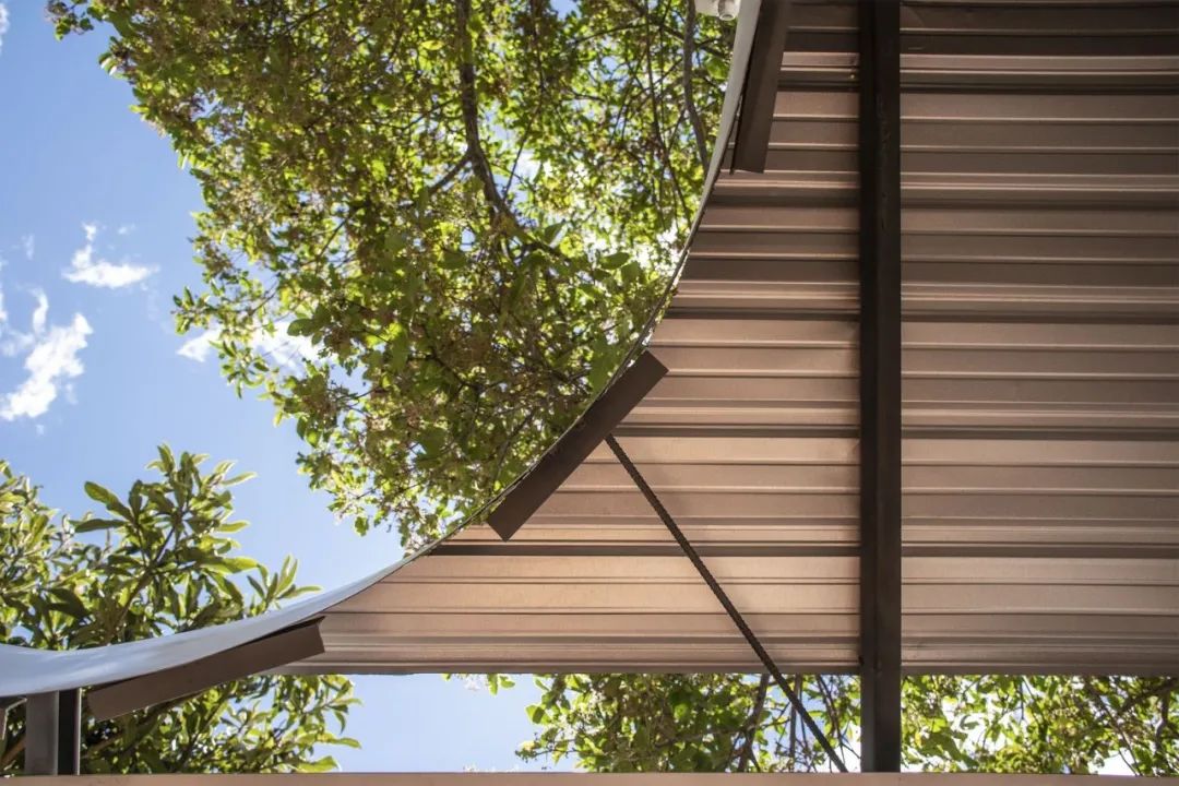 厄瓜多企業辦公室，花園裡的員工休息室／URLO Studio + Juan Ruiz + Amelia Tapia