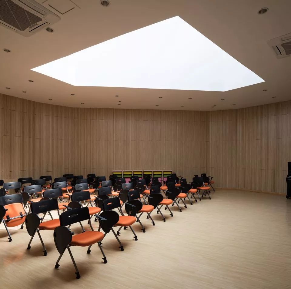 五邊形音樂教室 上海嘉定同濟大學附屬實驗小學／劉宇揚建築事務所