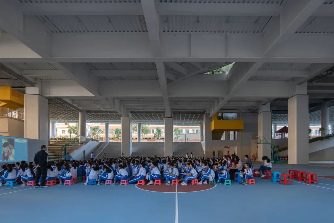 小學西院下的風雨操場 Shenzhen School Design Campus 深圳市寶安區上星學校／第伍建築