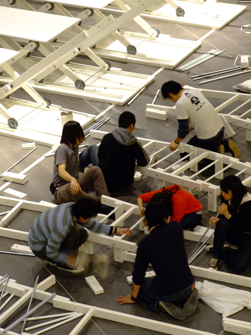 2006年國美館Co6 台灣前衛文件展，主題空間裝置「動•物」Motile Space／漆志剛
