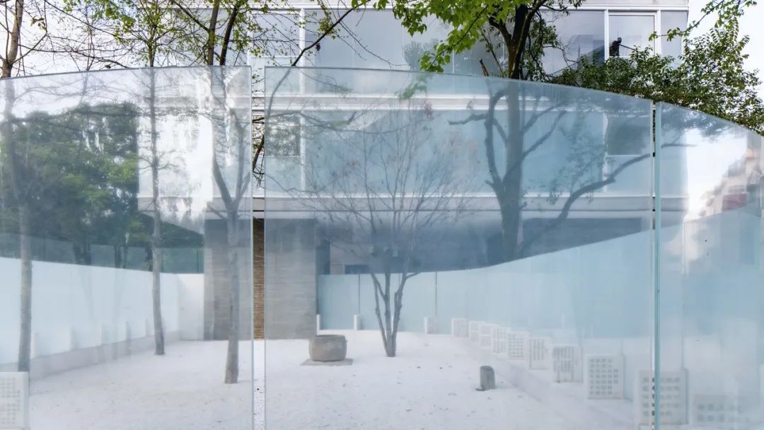 不同透明度的玻璃 浙江松陽詩文館/徐甜甜 DnA 建築師事務所