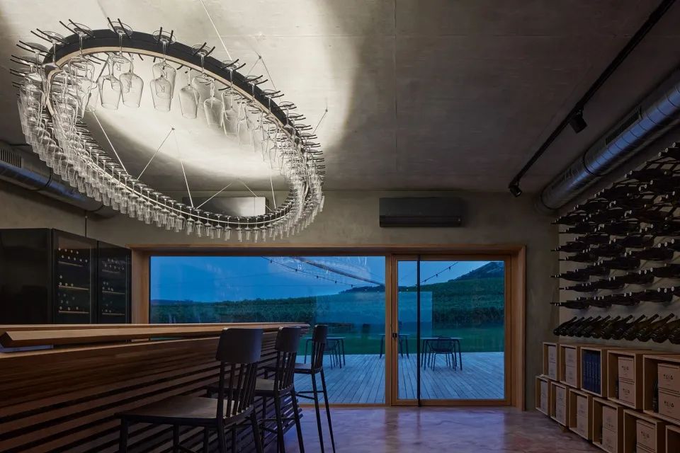 吧檯空間 Czech 捷克葡萄酒莊園內的品酒空間 葡萄酒窖Wine Bar Reisten／ORA