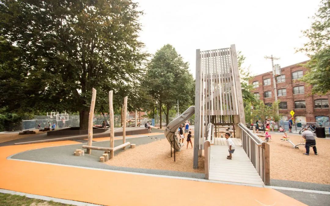 兒童遊樂場Hoyt-Sullivan Park Playground／Earthscape+Klopfer Martin Design Group