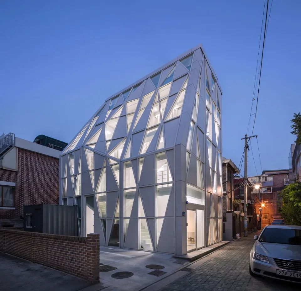 首爾面牧洞市場客服中心／UnSangDong Architects 韻生同建築師事務所
