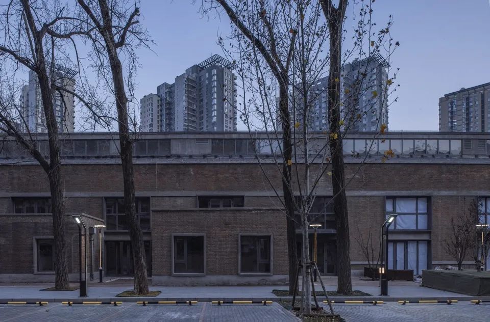 員工宿舍樓的立面保存完好 北京舊建築改造「1959時間里」文創產業園區/水發綠建(北京)城市科技發展有限公司