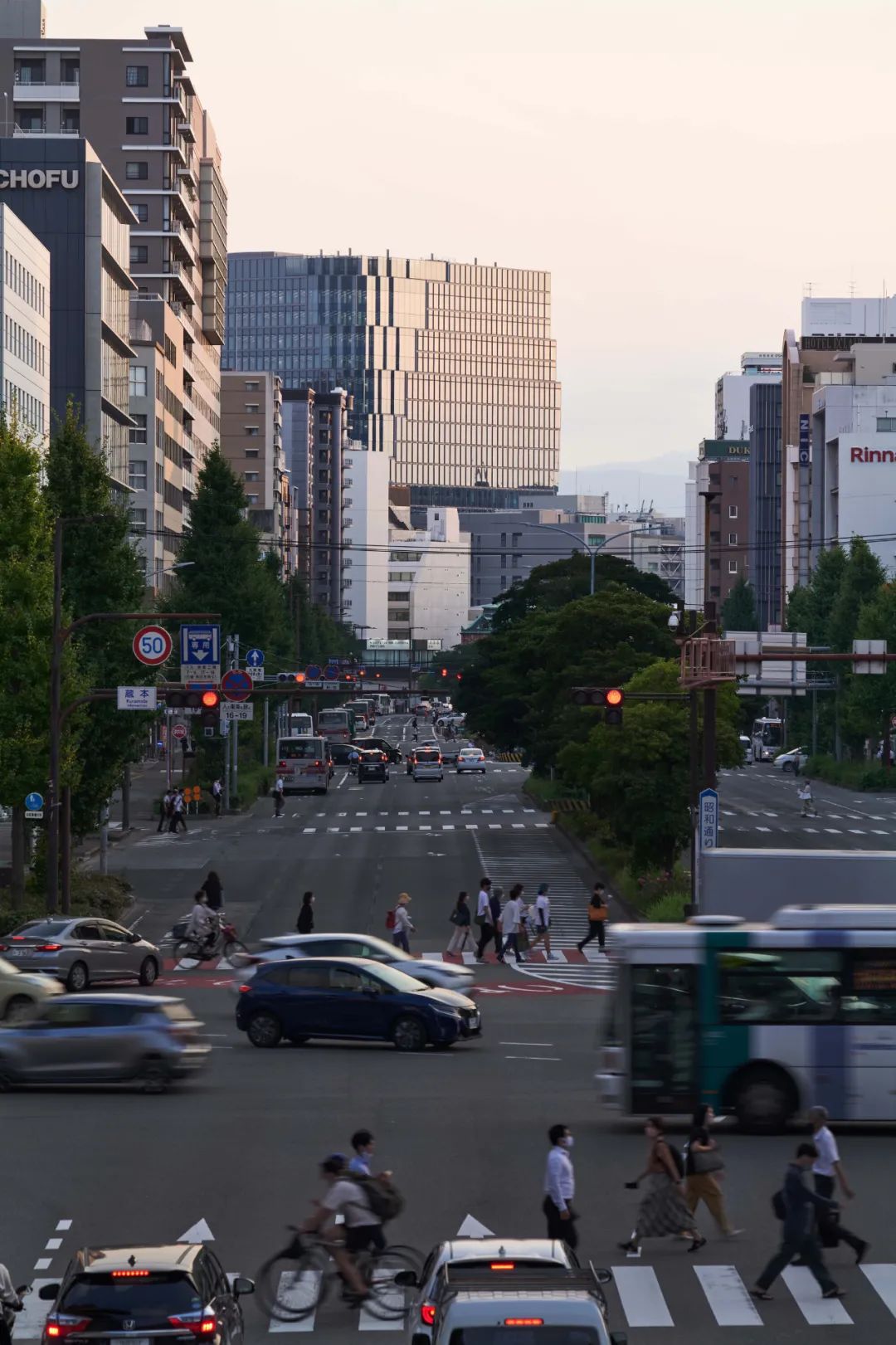 OMA 天神ビジネスセンター 福岡天神商務中心 辦公大樓 Rem Koolhaas Japan