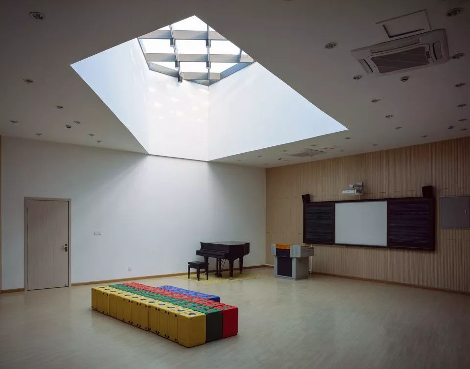 五邊形音樂教室 上海嘉定同濟大學附屬實驗小學／劉宇揚建築事務所