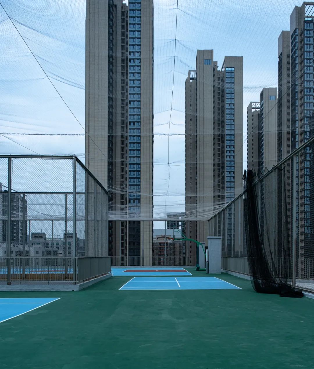 屋頂球場 rooftop sport space basketball Shenzhen School Design Campus 深圳市寶安區上星學校／第伍建築