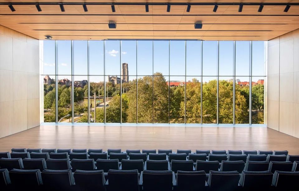 3層～4層：弗里德曼大廳（Friedman Hall） 芝加哥大學大衛·魯賓斯坦論壇大樓David M. Rubenstein Forum Chicago Univeristy／Diller Scofidio + Renfro