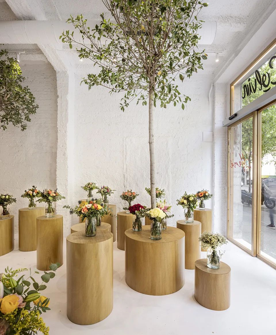 花束展示區©Adrià Goula 巴塞隆納花店室內設計 Spain Barcelona Colvin  Florist interior design／Roman Izquierdo Bouldstridge