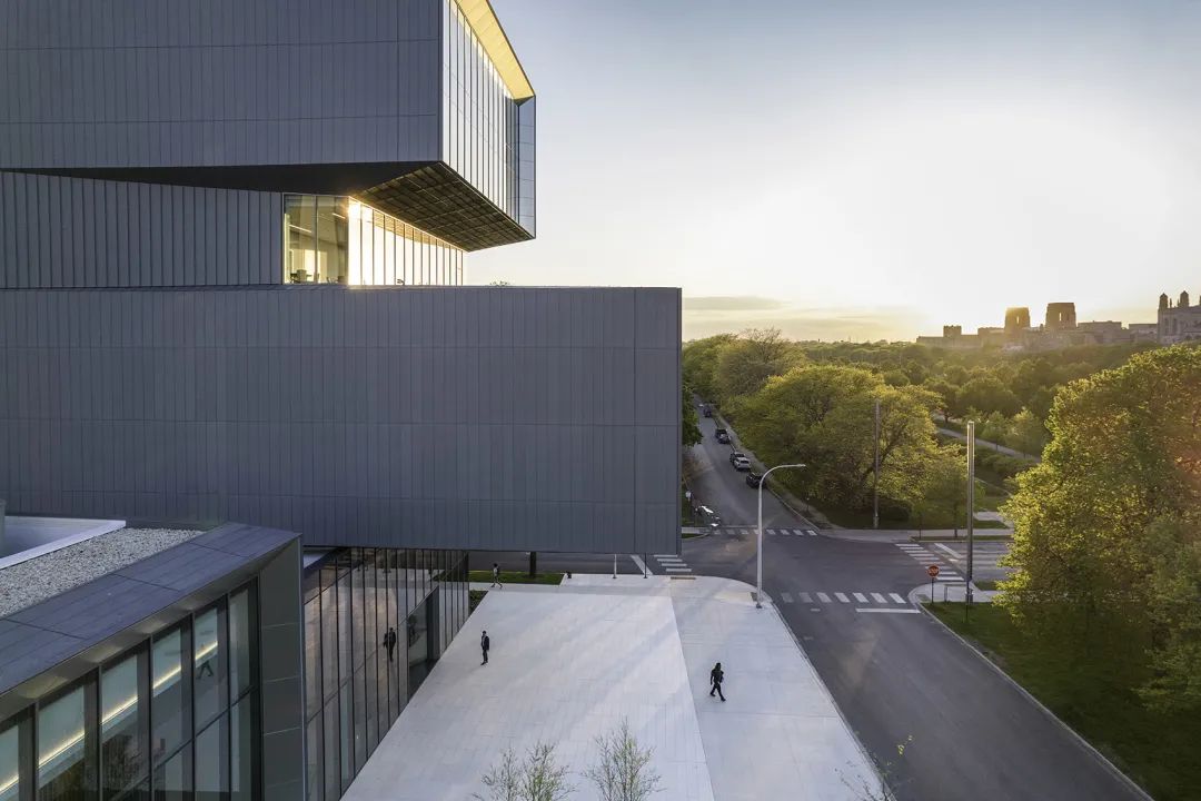 校園北廣場視角 芝加哥大學大衛·魯賓斯坦論壇大樓David M. Rubenstein Forum Chicago Univeristy／Diller Scofidio + Renfro