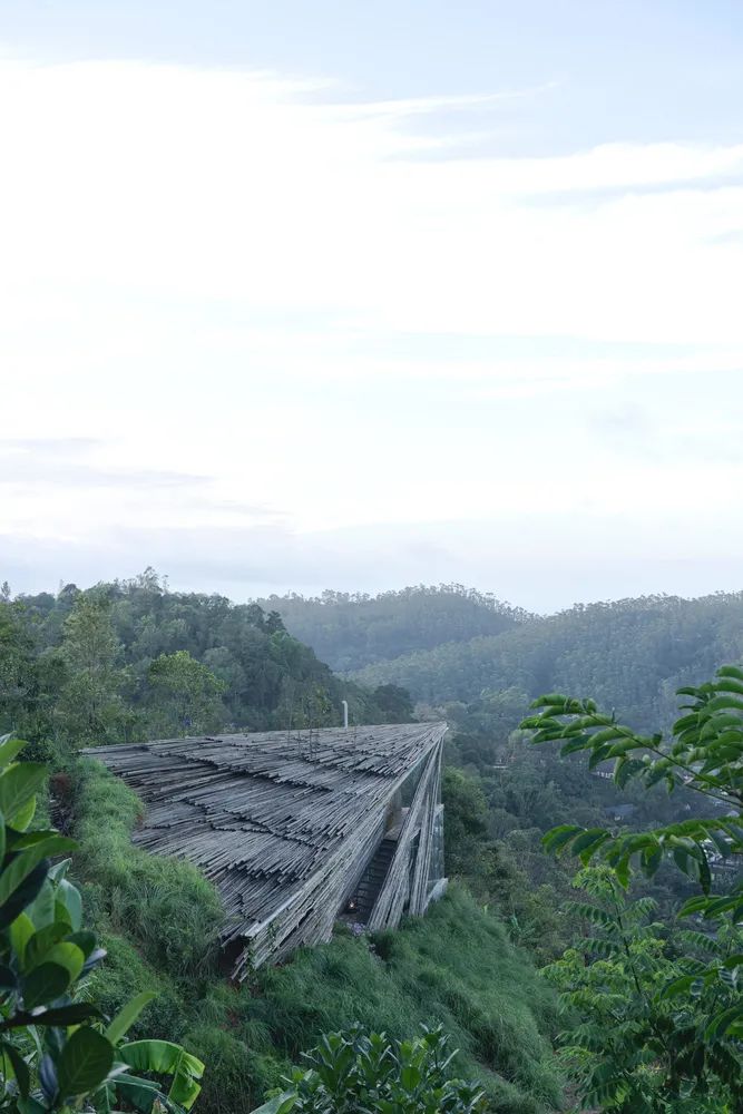 印度岩架住宅 Houses Peermade, India The Ledge／Wallmakers