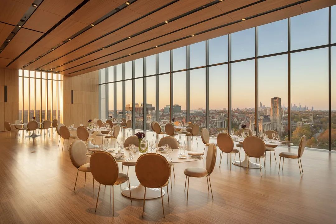 城市景觀廳（City View Room）可以俯瞰校園和周圍社區以及芝加哥市中心和密西根湖的廣闊美景 芝加哥大學大衛·魯賓斯坦論壇大樓David M. Rubenstein Forum Chicago Univeristy／Diller Scofidio + Renfro