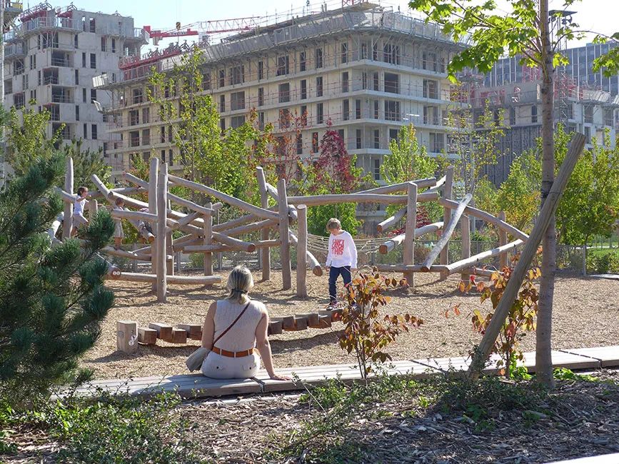 兒童遊樂場 playground  巴黎景觀設計馬丁·路德·金公園Clichy-Batignolles Paris Landscape Architecture Martin Luther King Park／Atelier Jacqueline Osty & associes 