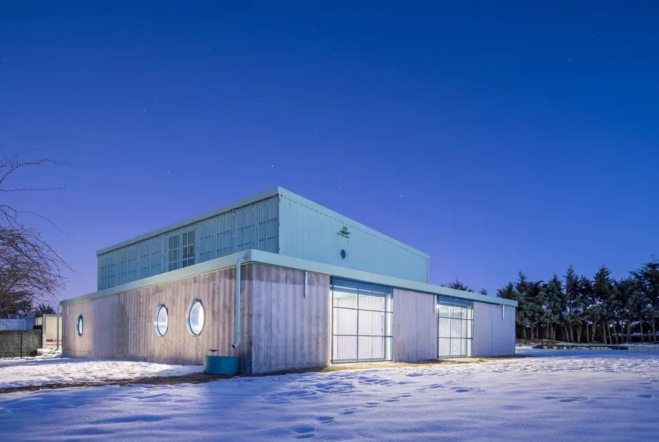 西班牙狗與人及其他物種訓練學校Educan School for Dogs, Humans and Other Species／Eeestudio + Lys Villalba
