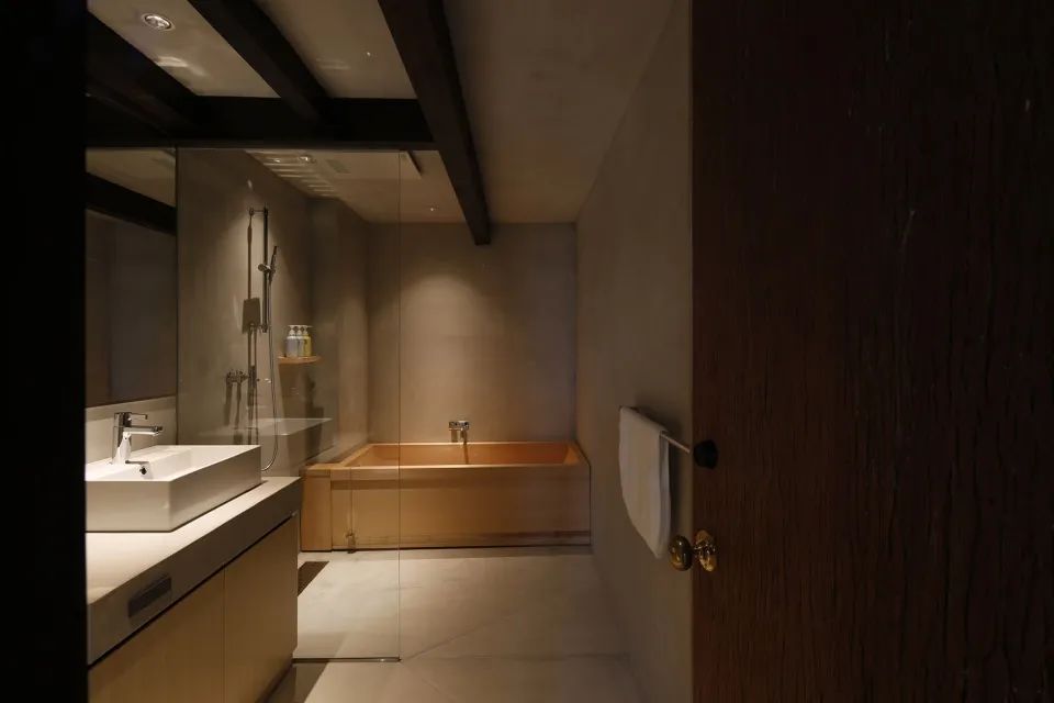 客房浴室 bathroom japan style 京都福山市菱屋 Kyoto Hishiya Hotel／佐野文彥工作室 Fumihiko Sano Studio