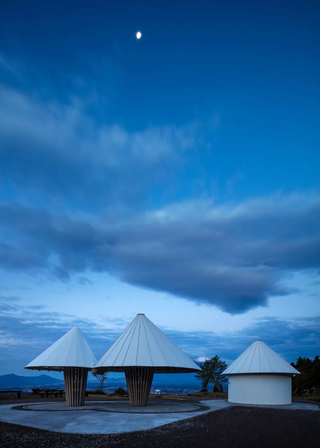 Mount Fuji Public Toilet  OATH HILL PARK 富士山公共廁所，誓いの丘公園／隈研吾 Kengo Kuma